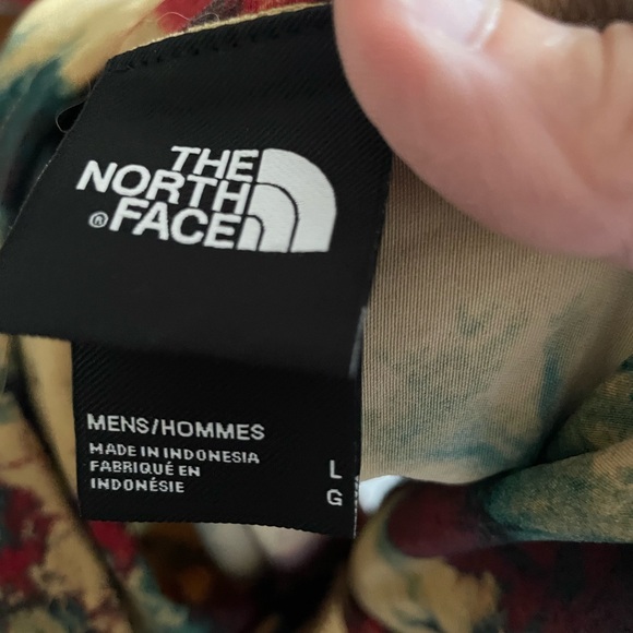 The North Face Men’s Large Printed Class V Pullover. - Picture 4 of 4